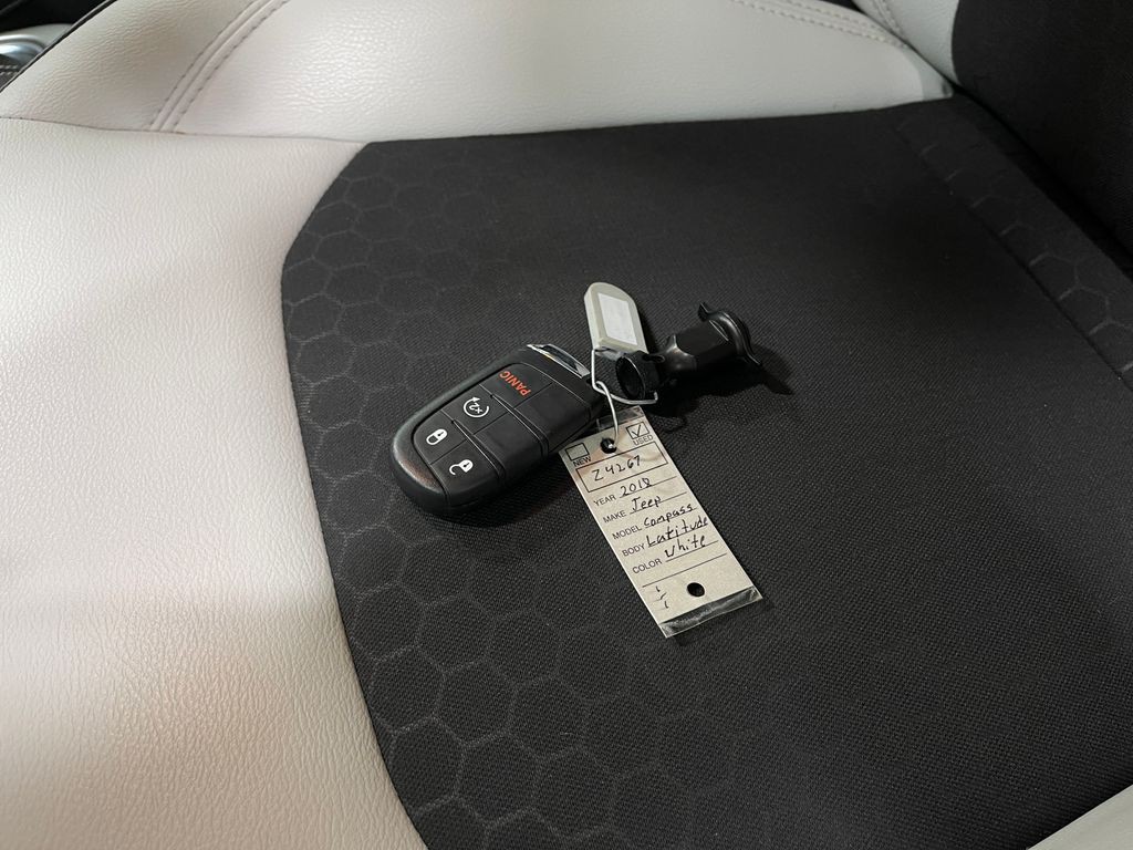 2018 Jeep Compass Image 36