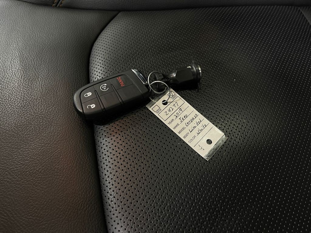 2019 Jeep Compass Image 37