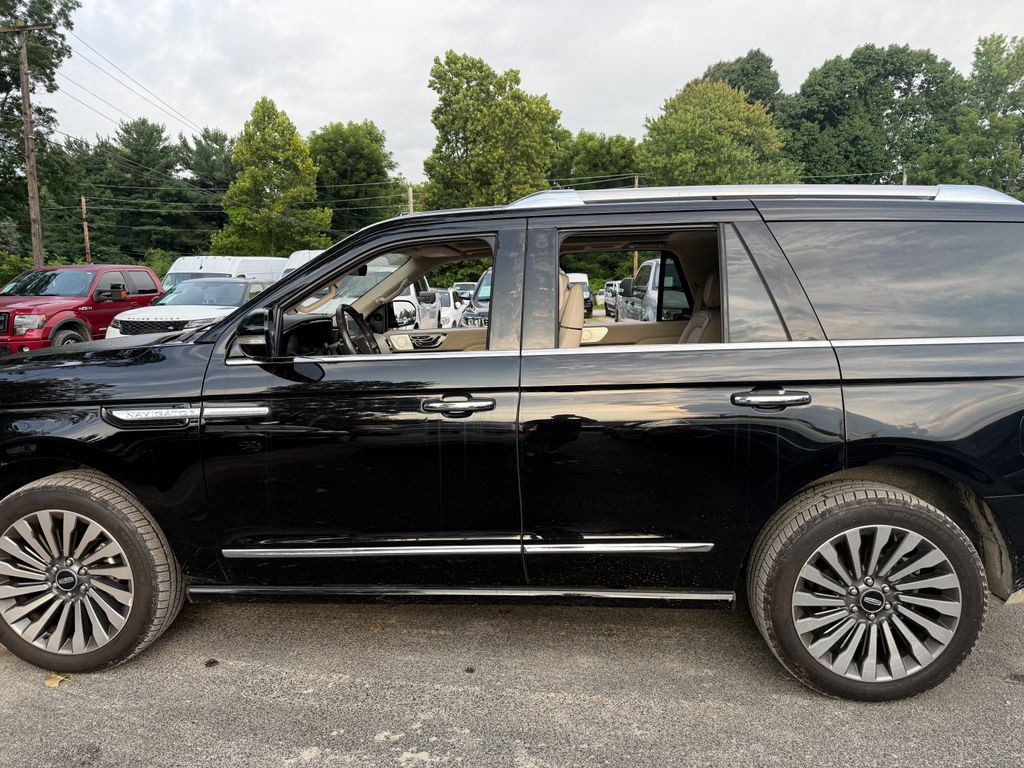 2019 Lincoln Navigator Image 4