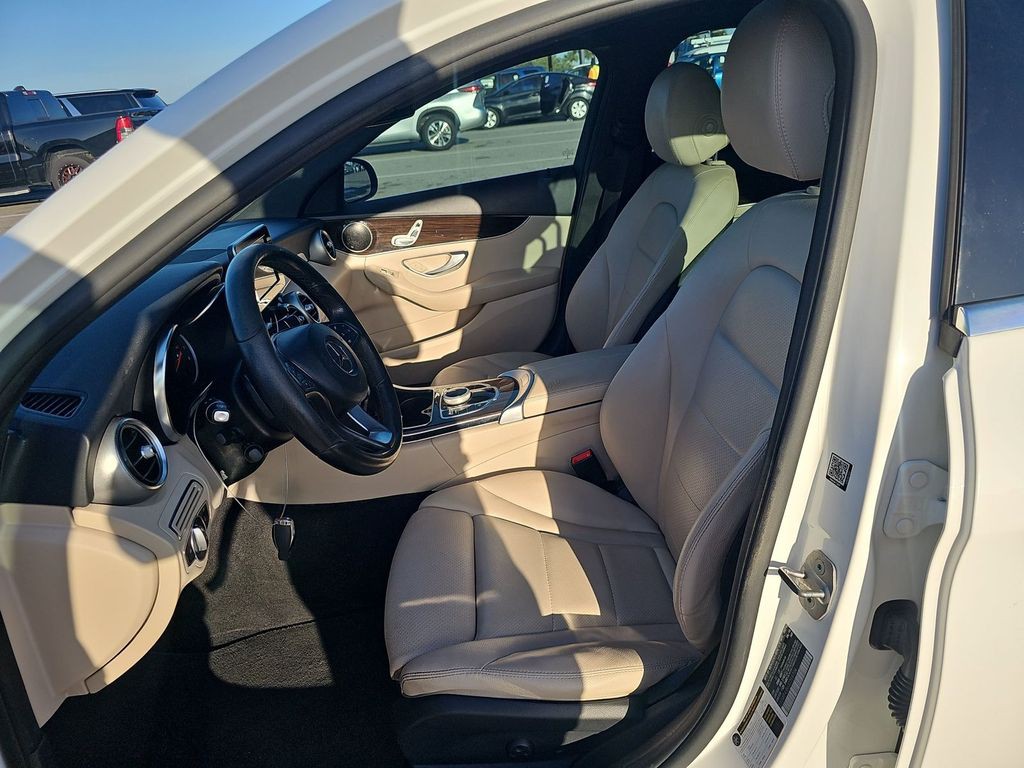 2018 Mercedes-Benz C-Class Image 7