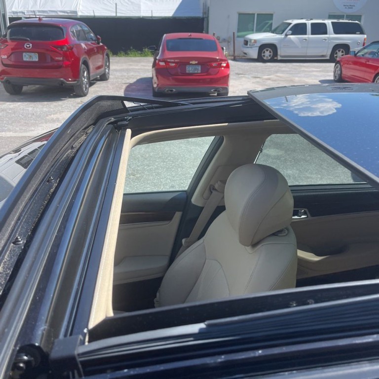 2018 Genesis G80 Image 15
