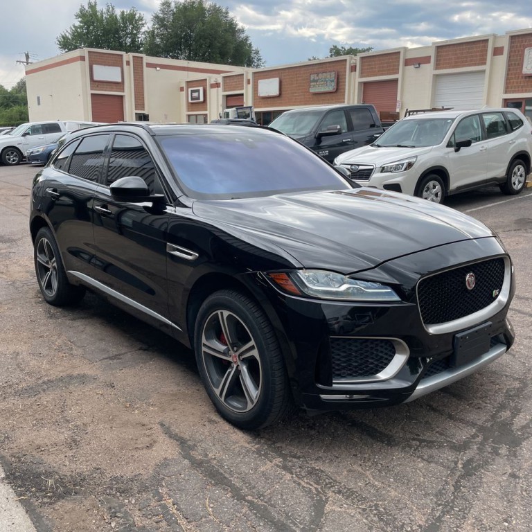 2017 Jaguar F-PACE Image 1
