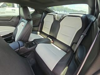 2017 Chevrolet Camaro Image 12
