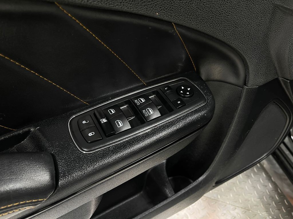 2018 Dodge Charger Image 15