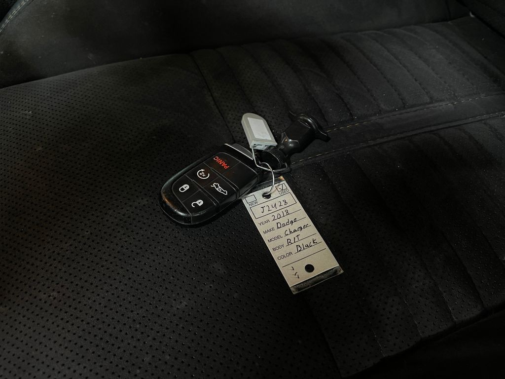 2018 Dodge Charger Image 36