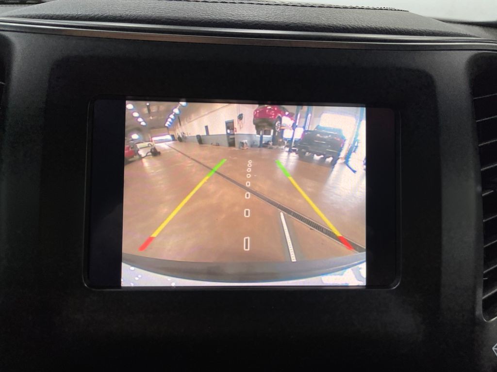 2019 Jeep Cherokee Image 10