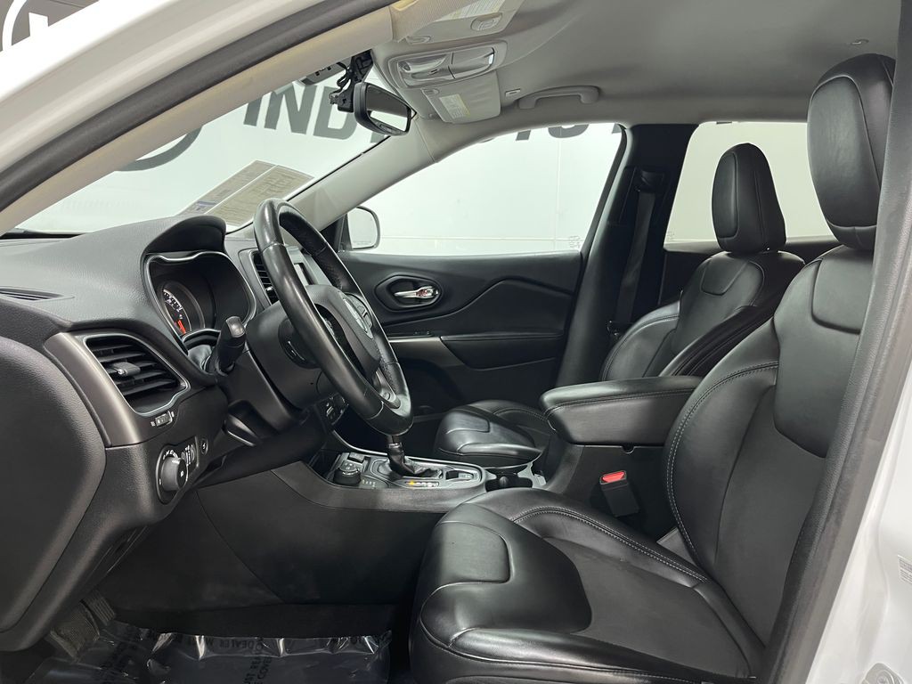 2019 Jeep Cherokee Image 11