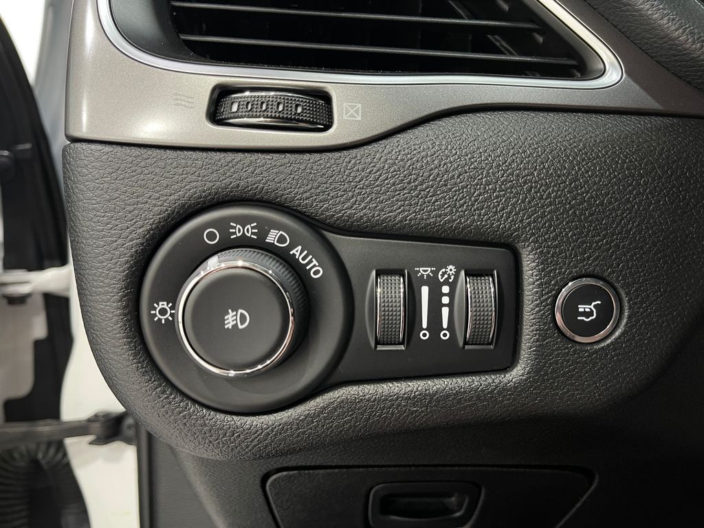 2019 Jeep Cherokee Image 20