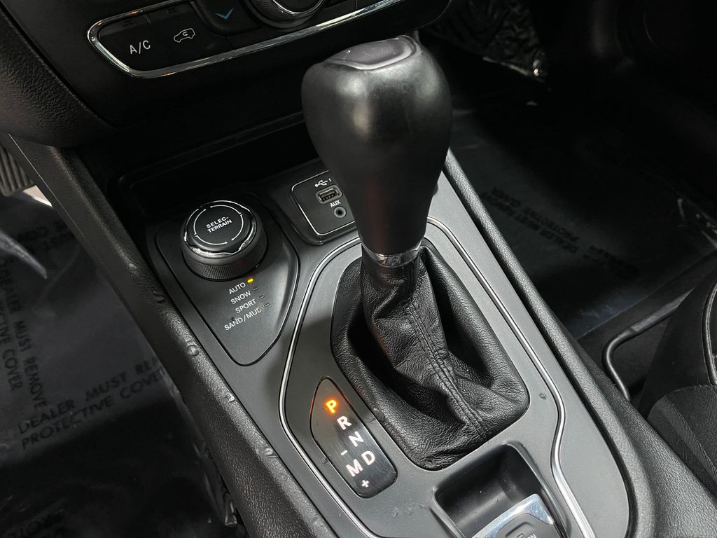 2019 Jeep Cherokee Image 28