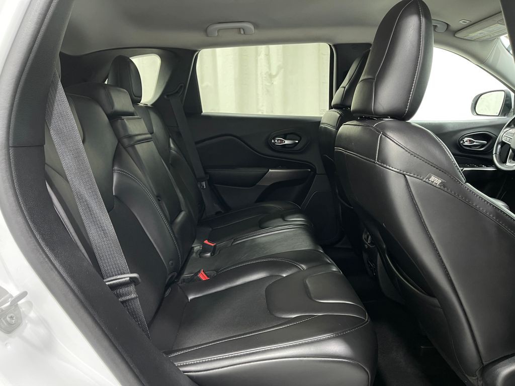 2019 Jeep Cherokee Image 30