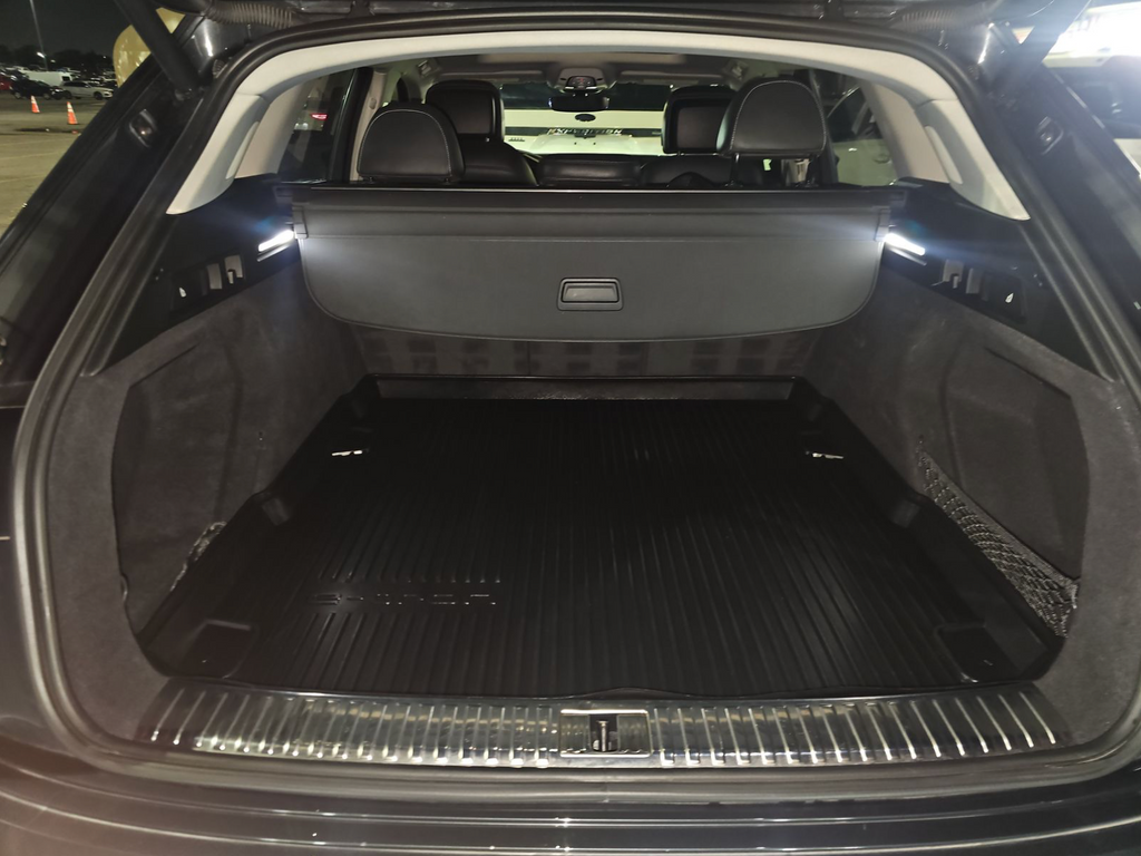 2019 Audi e-tron Image 13