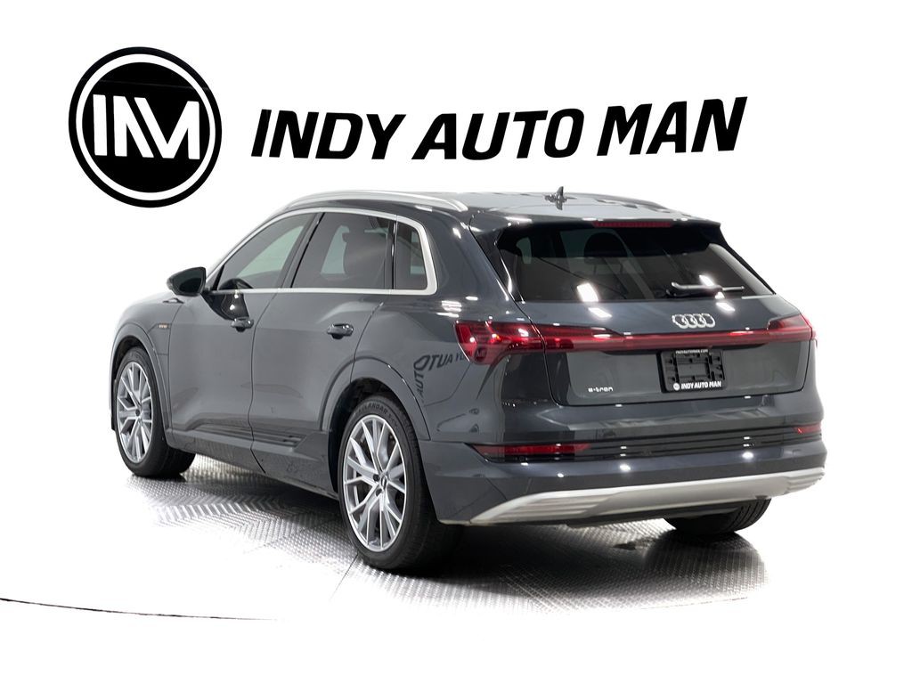 2019 Audi e-tron Image 6