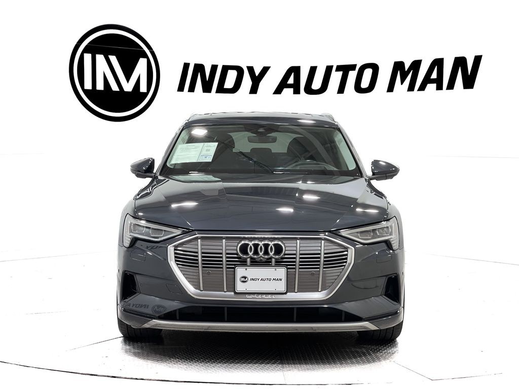 2019 Audi e-tron Image 9