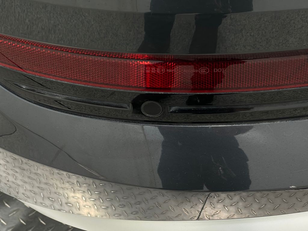 2019 Audi e-tron Image 12