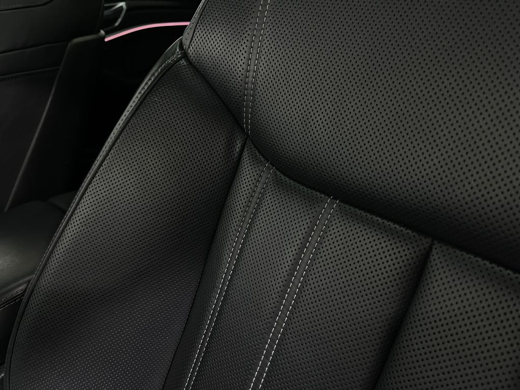 2019 Audi e-tron Image 18