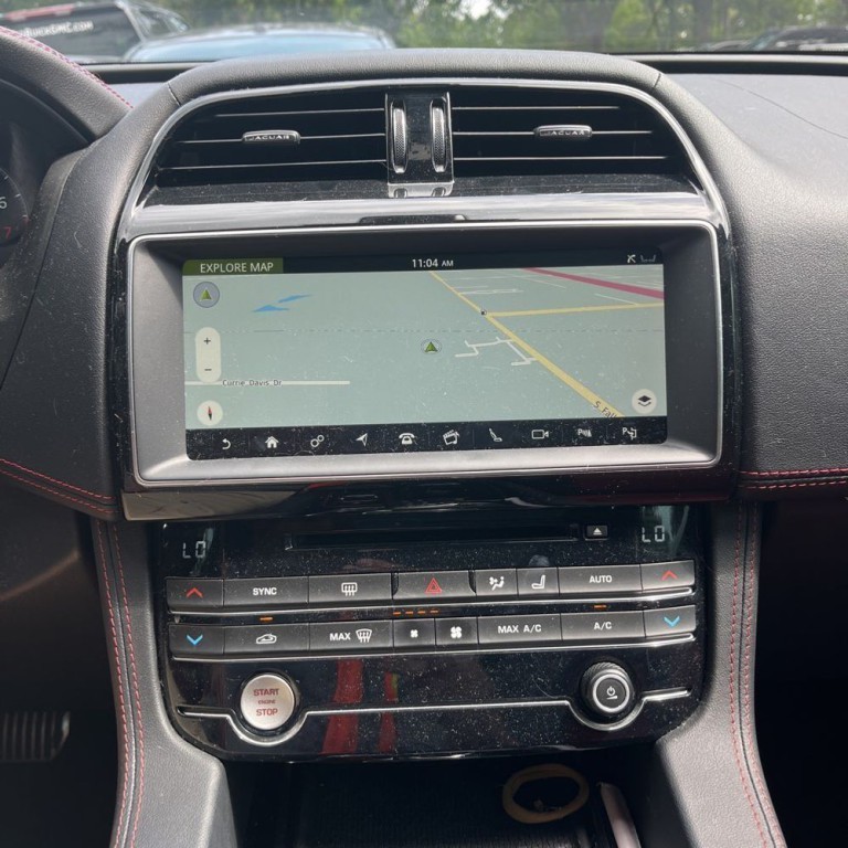 2020 Jaguar F-PACE Image 15