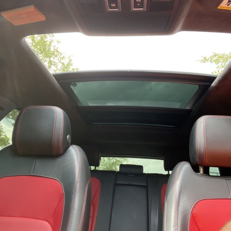 2020 Jaguar F-PACE Image 17