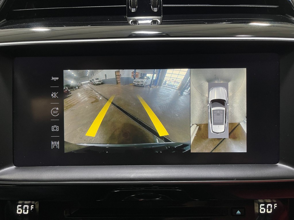 2020 Jaguar F-PACE Image 11