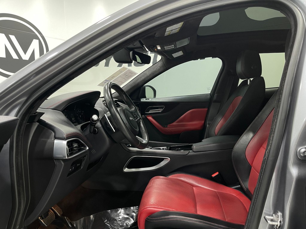 2020 Jaguar F-PACE Image 14