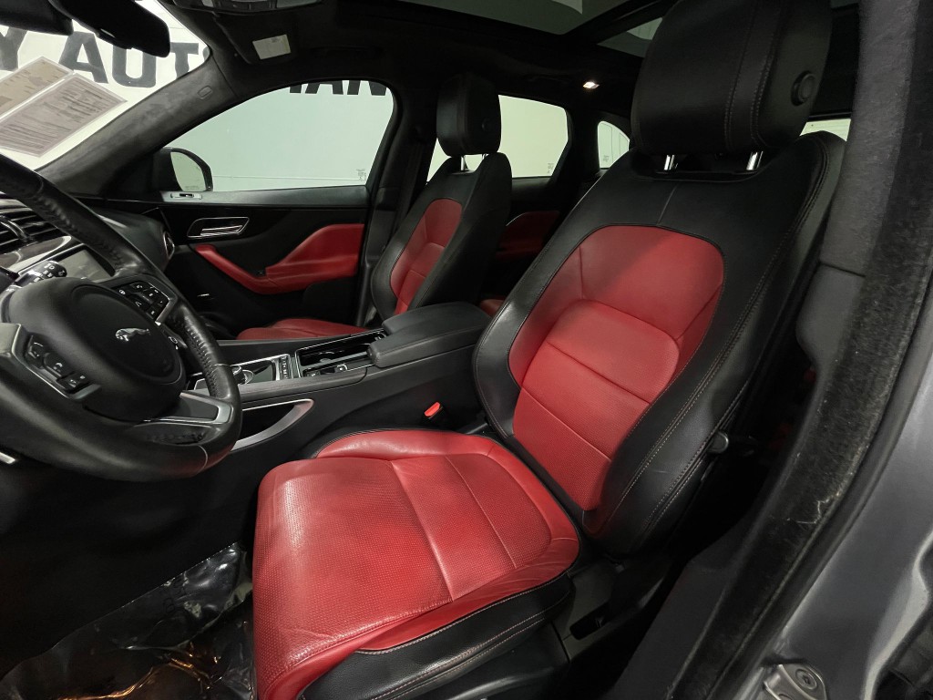 2020 Jaguar F-PACE Image 15