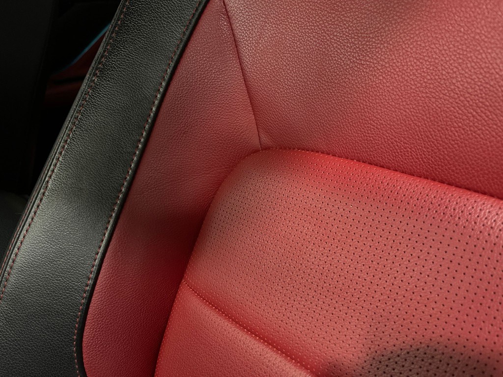 2020 Jaguar F-PACE Image 20