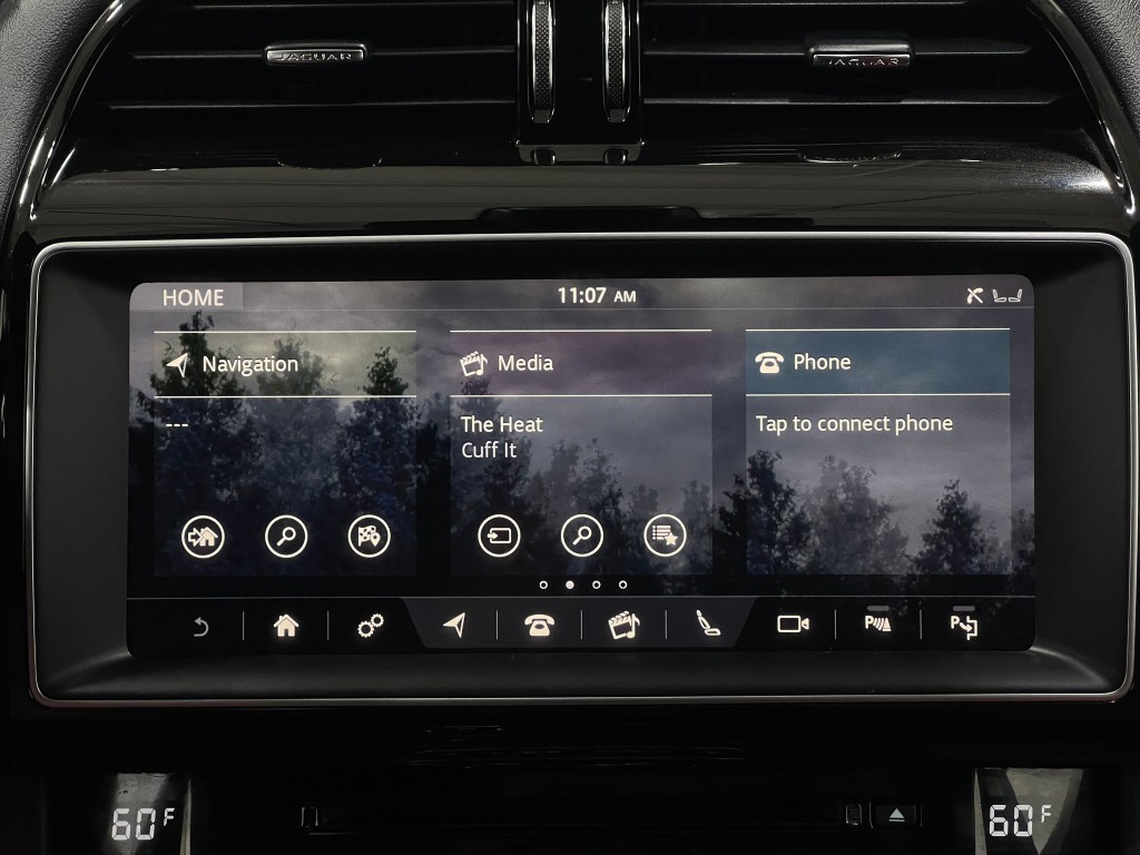 2020 Jaguar F-PACE Image 26