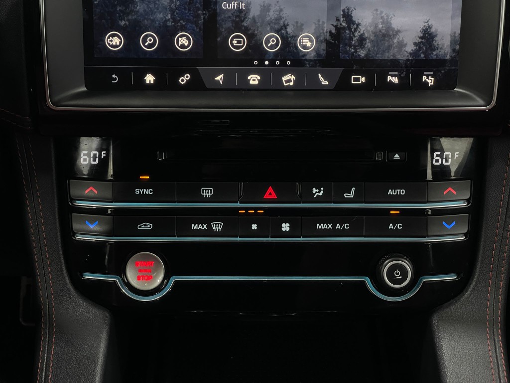 2020 Jaguar F-PACE Image 27