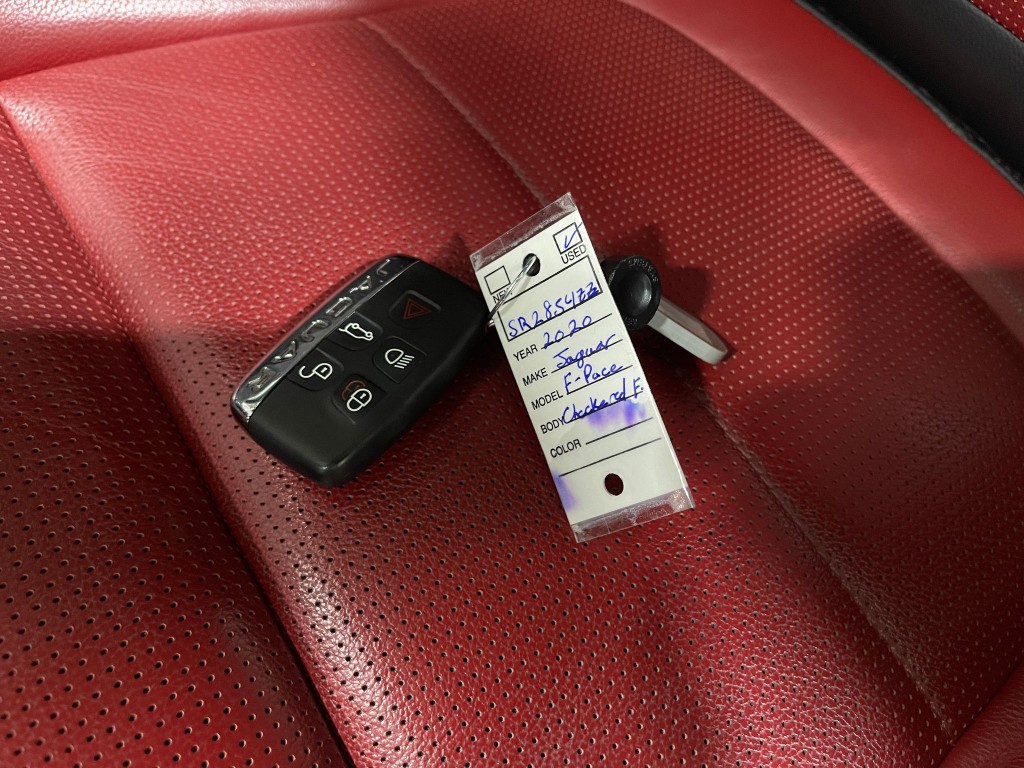 2020 Jaguar F-PACE Image 38