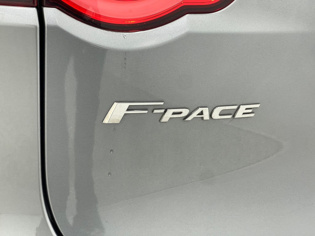 2020 Jaguar F-PACE Image 40