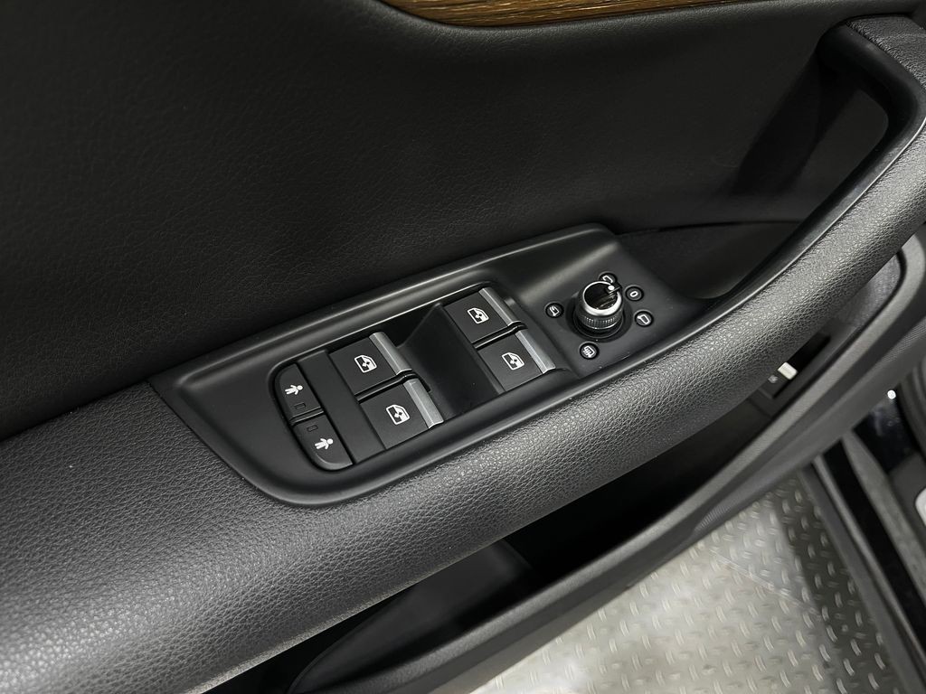 2017 Audi Q7 Image 17