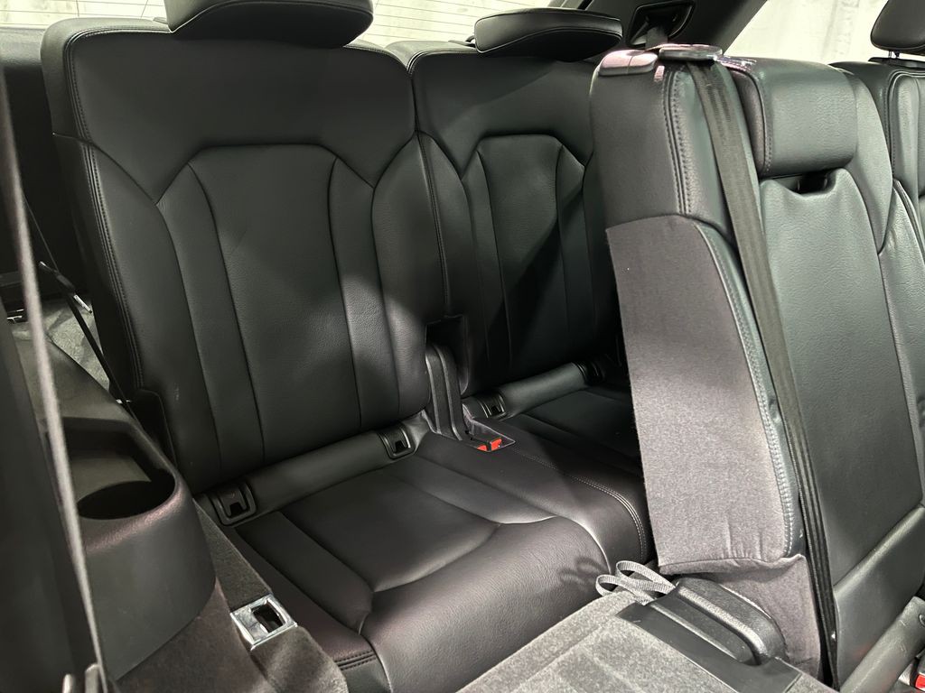 2017 Audi Q7 Image 33