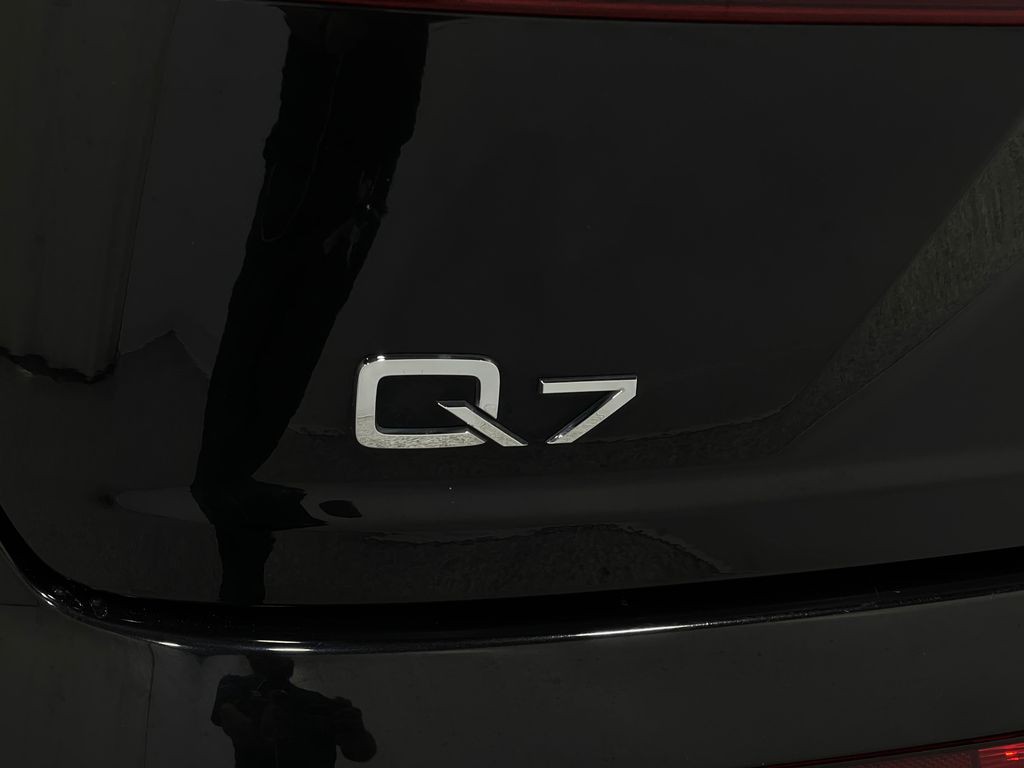 2017 Audi Q7 Image 42
