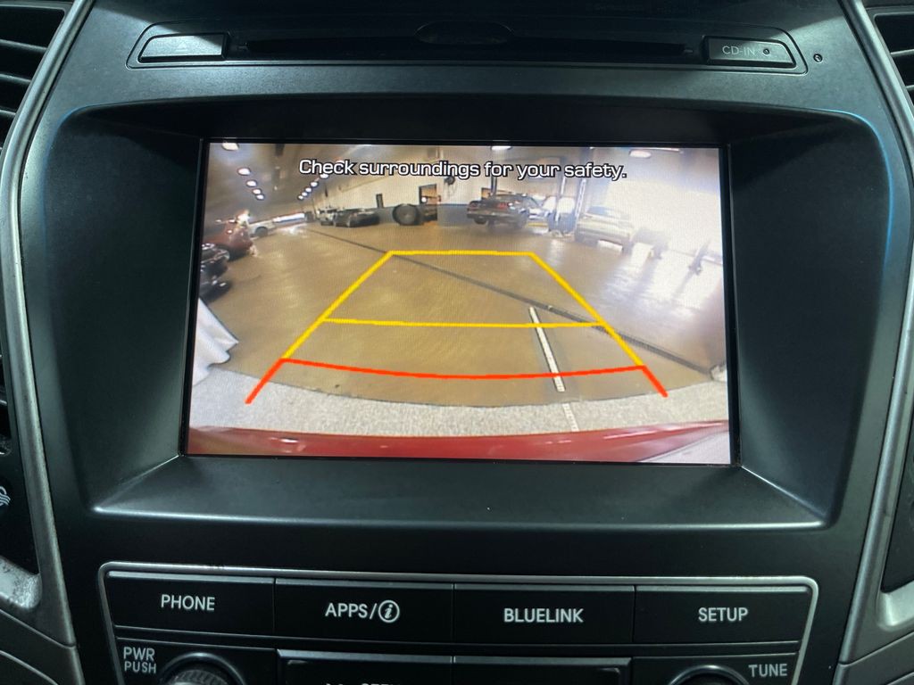 2017 Hyundai Santa Fe Image 9