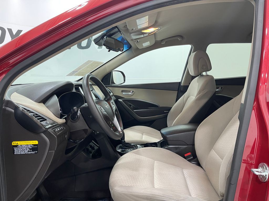 2017 Hyundai Santa Fe Image 10