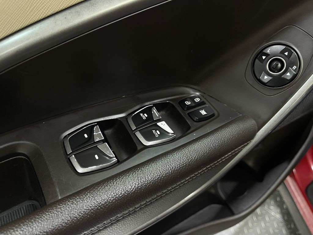 2017 Hyundai Santa Fe Image 13