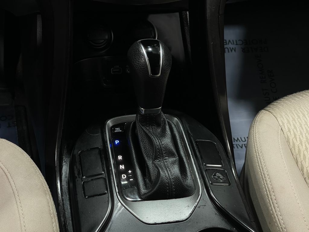 2017 Hyundai Santa Fe Image 26