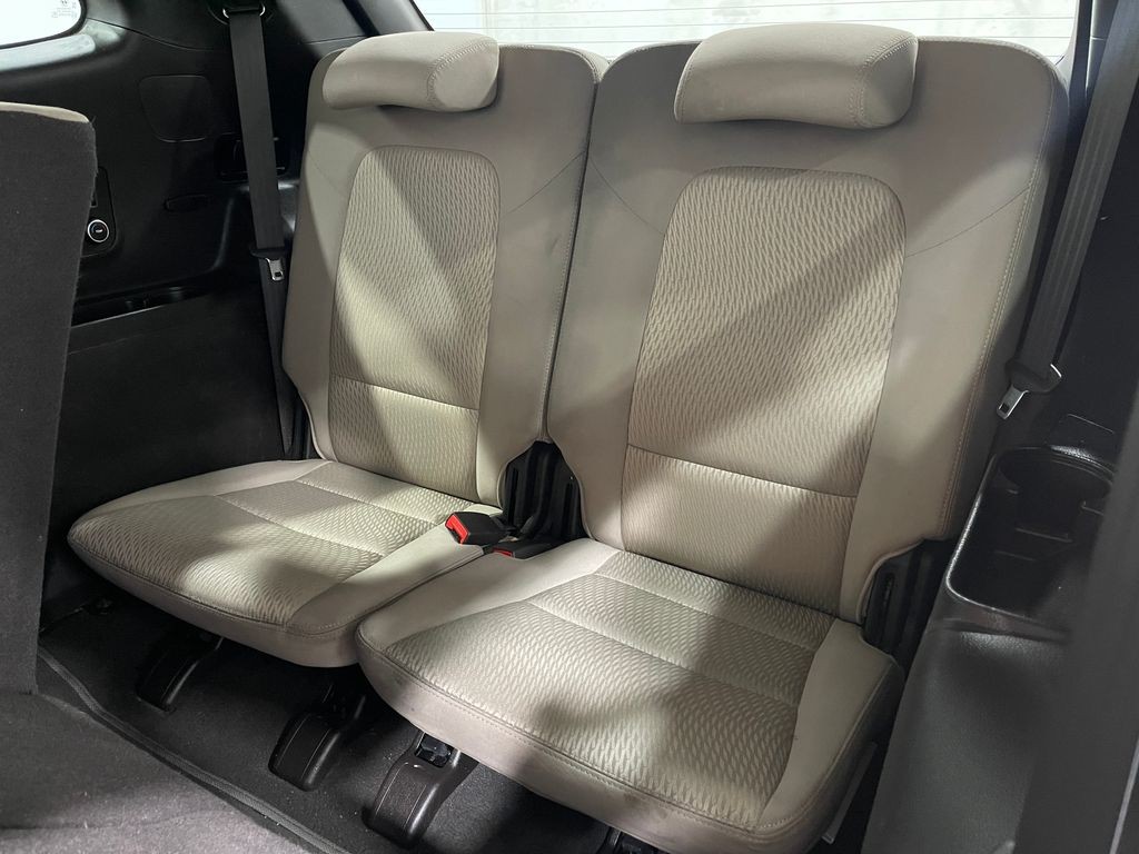 2017 Hyundai Santa Fe Image 28