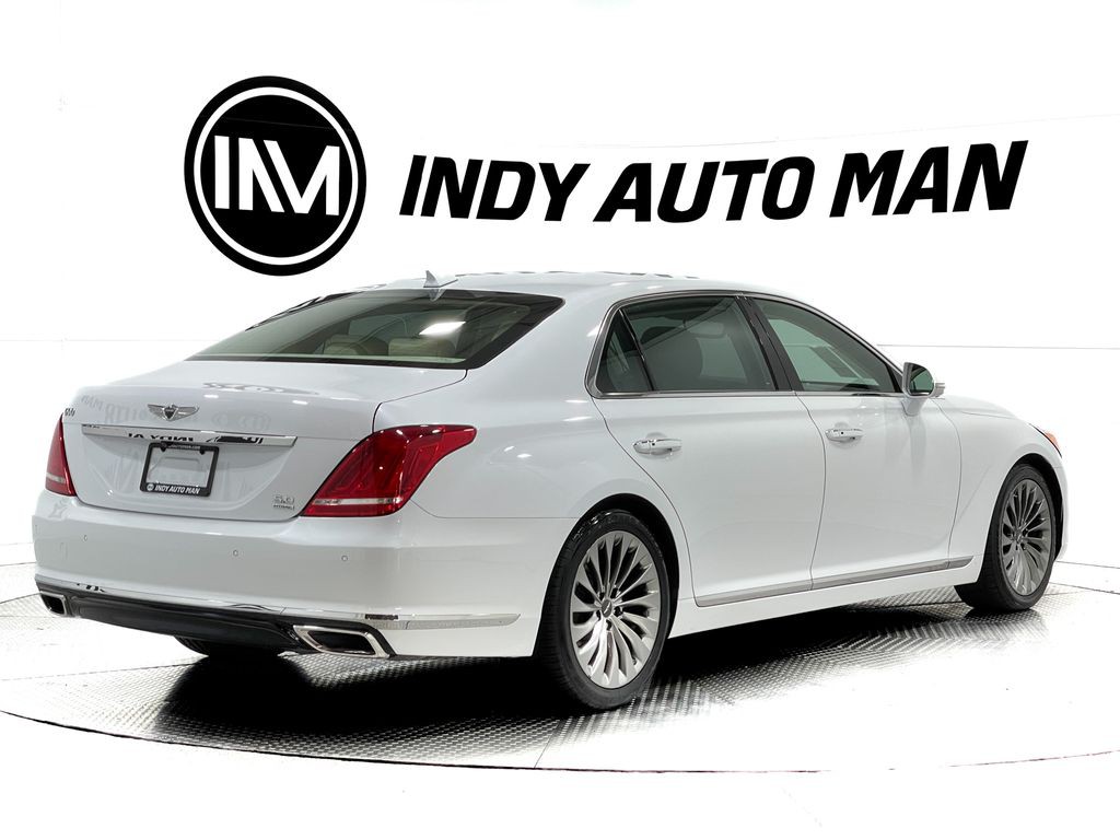 2018 Genesis G90 Image 4