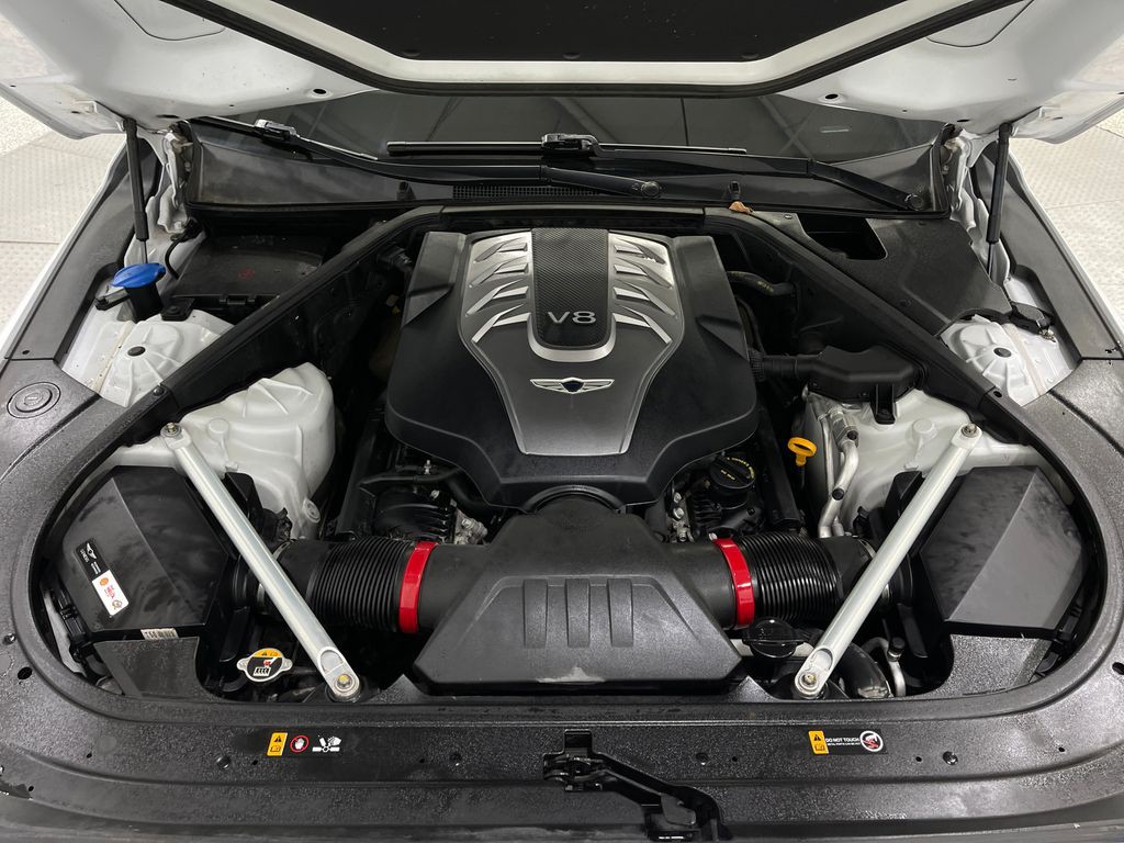 2018 Genesis G90 Image 26
