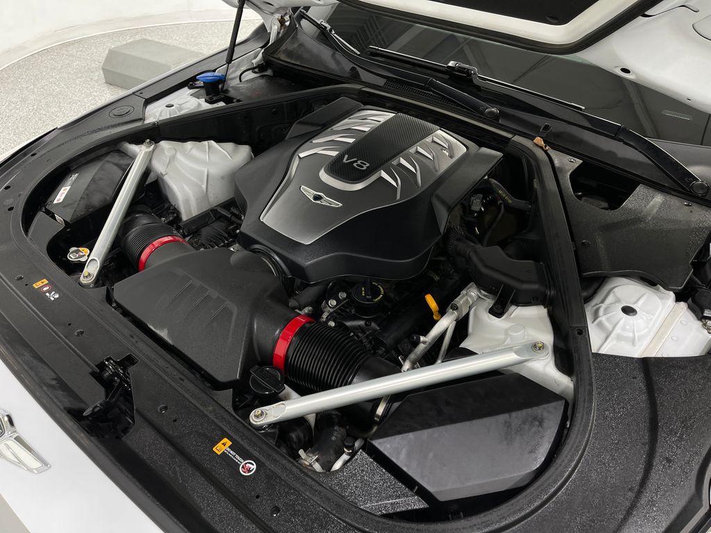 2018 Genesis G90 Image 27