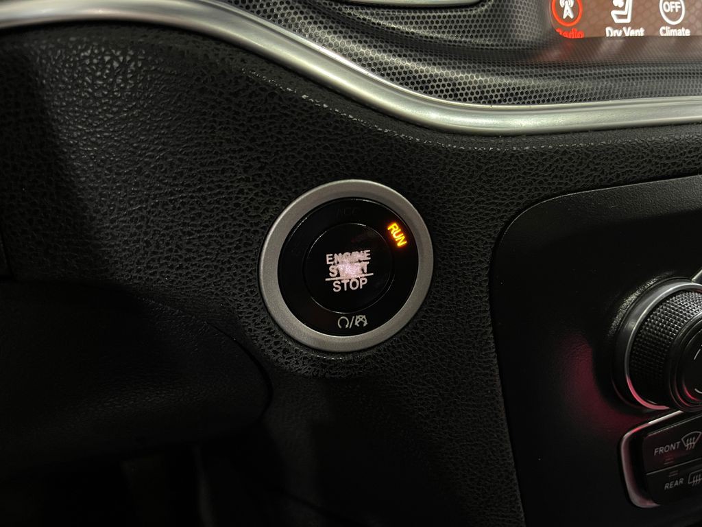 2017 Dodge Charger Image 21