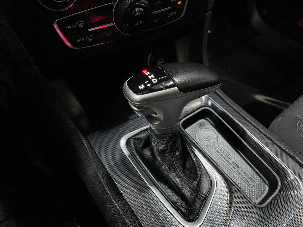 2017 Dodge Charger Image 30
