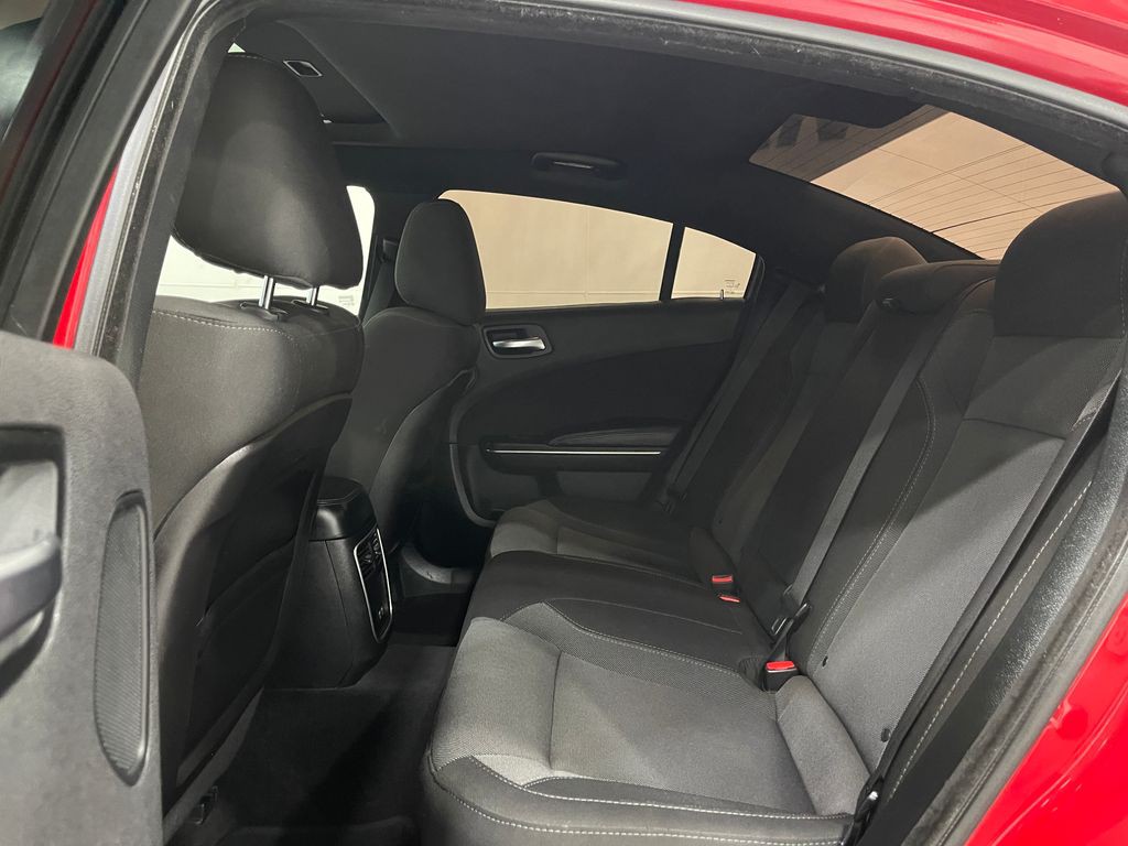 2017 Dodge Charger Image 31