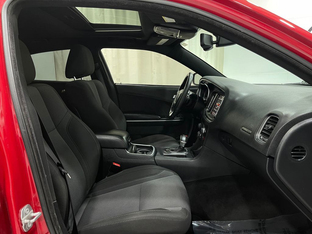 2017 Dodge Charger Image 33
