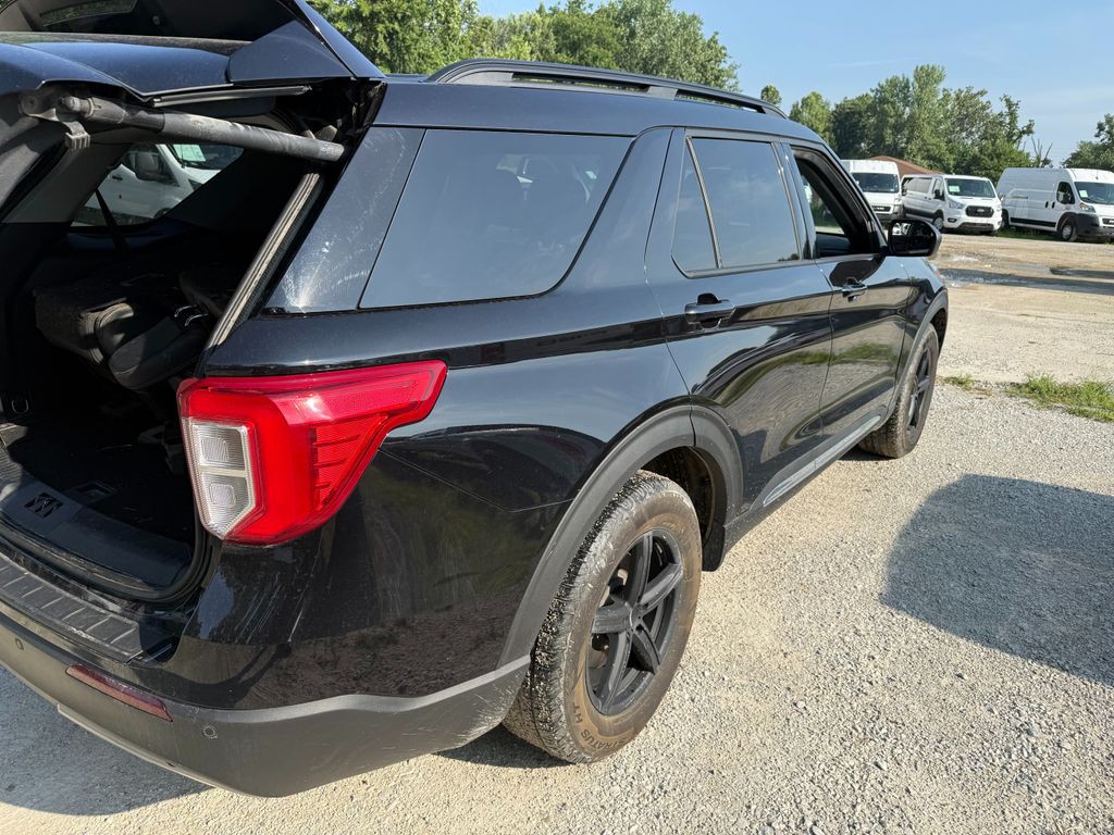 2021 Ford Explorer Image 4