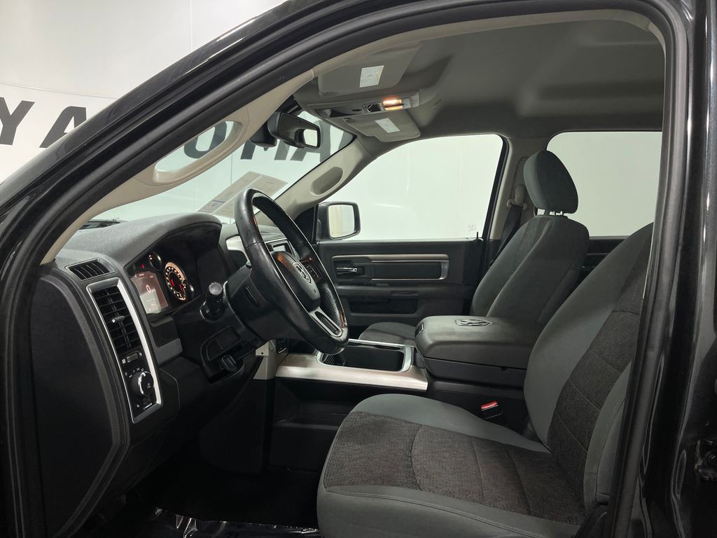2017 RAM 1500 Image 12