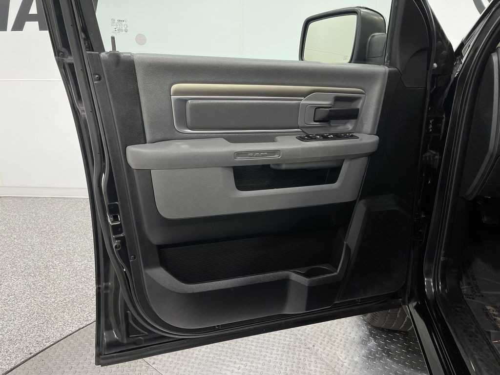 2017 RAM 1500 Image 14