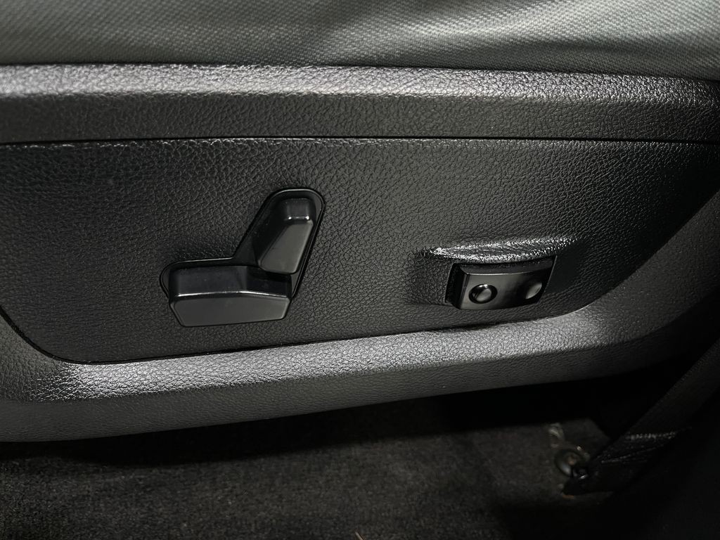 2017 RAM 1500 Image 16