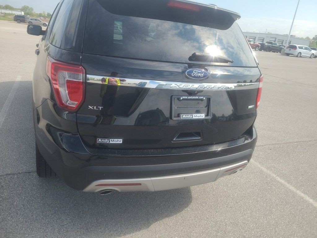 2016 Ford Explorer Image 5