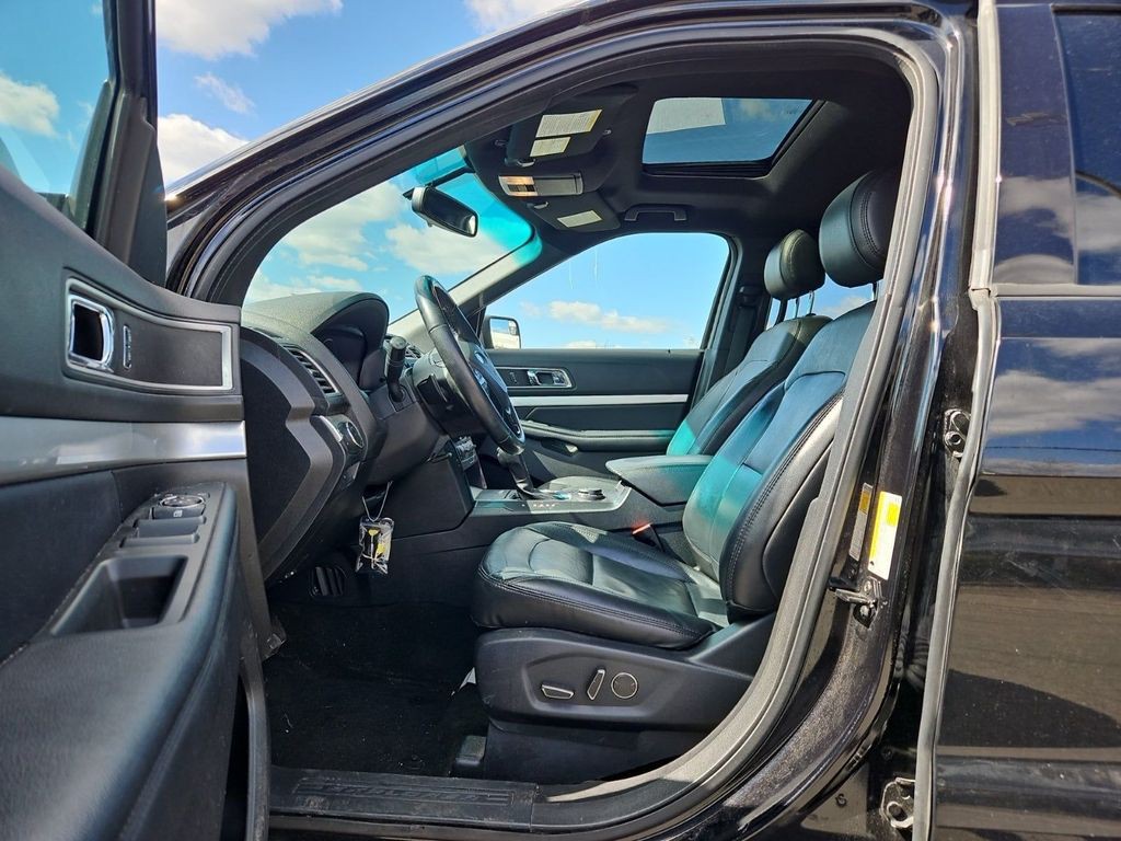 2016 Ford Explorer Image 7